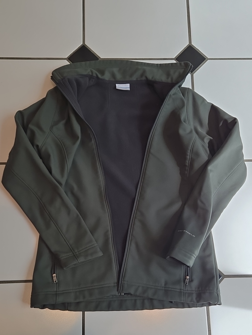 Columbia Women’s Olive Green Softshell Jacket - Lightweight Hooded Coat